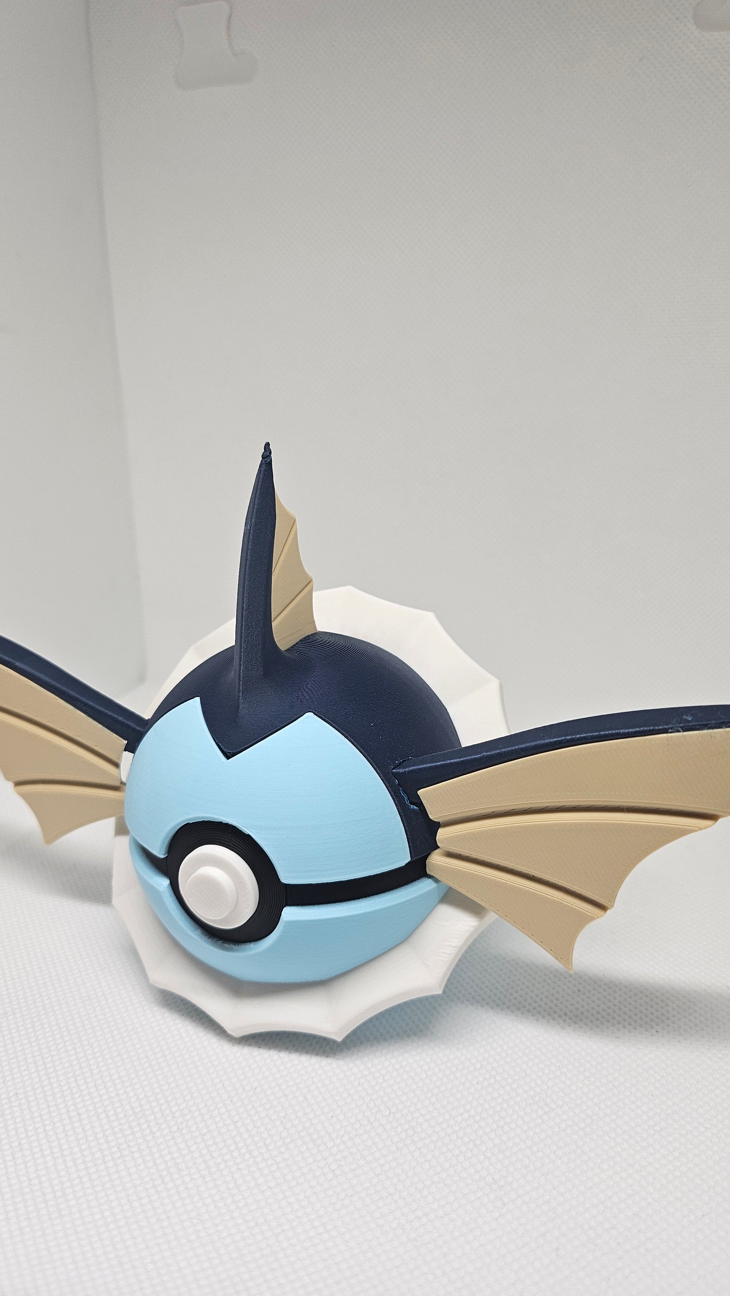 #0134 Vaporeon Ball – 3D Printed Pokéball (7 cm)