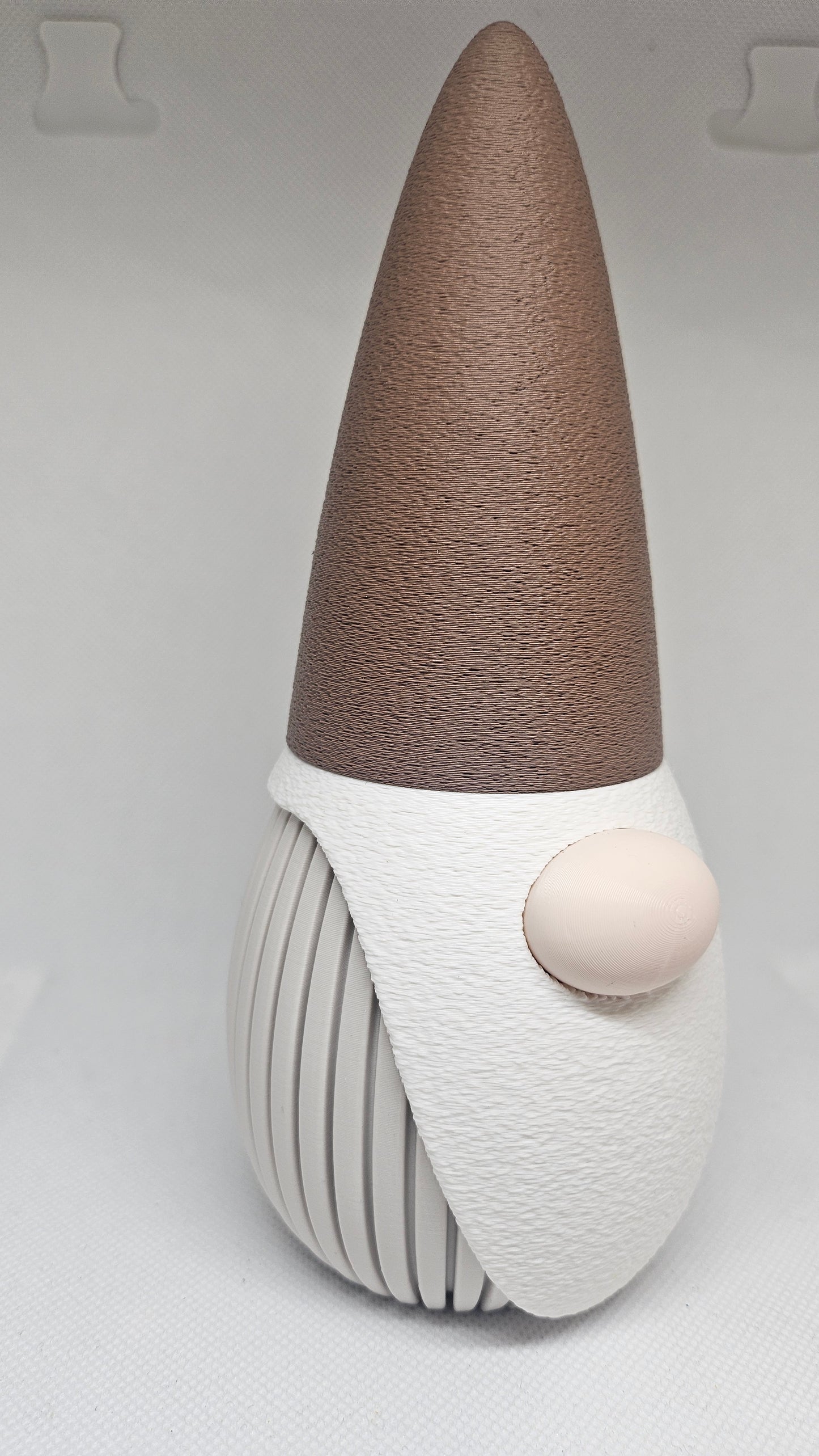 Scandi Winter Gnome – 3D Printed Decoratiebeeld