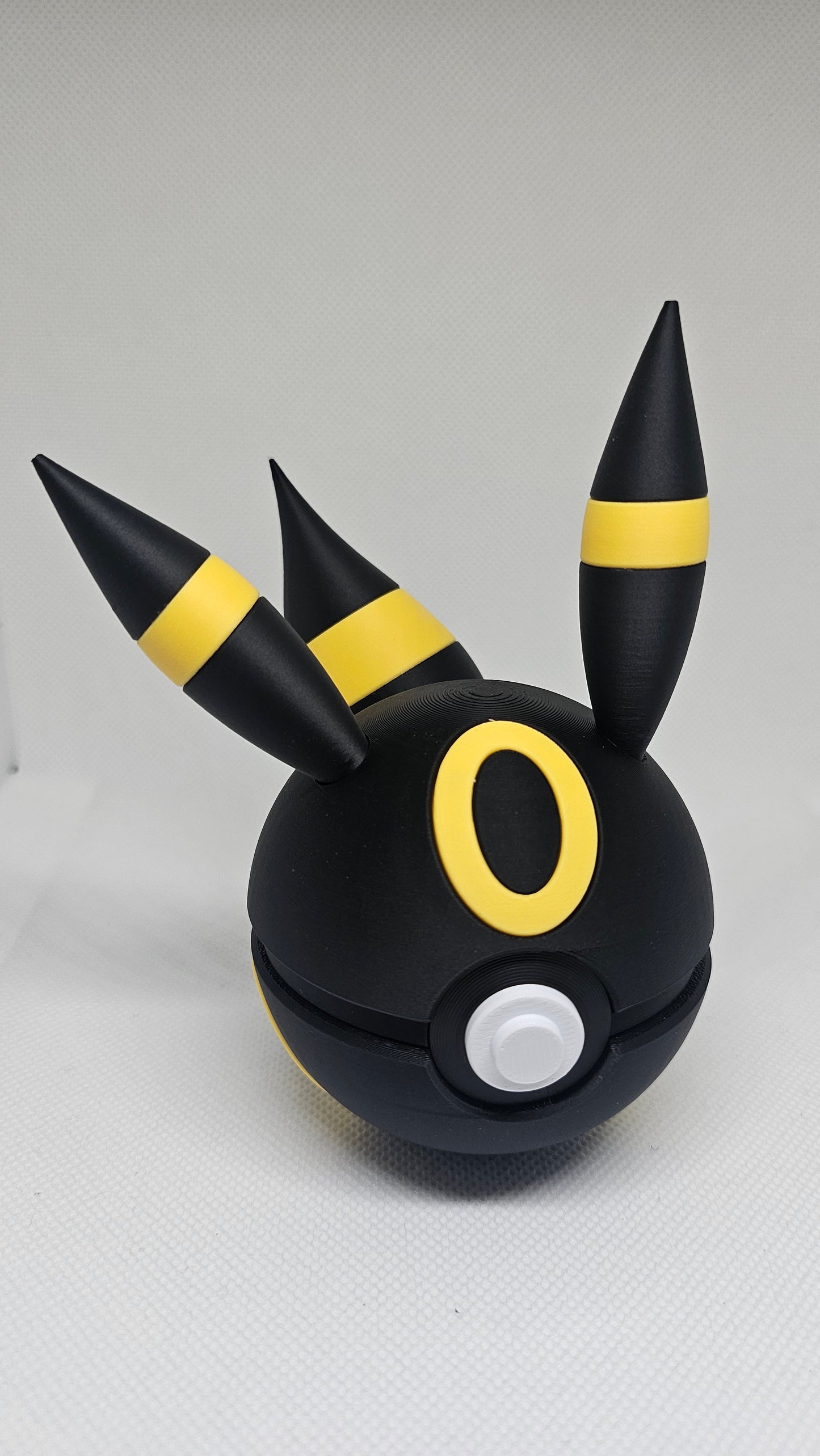 #0197 Umbreon Ball – 3D Printed Pokéball (7 cm)