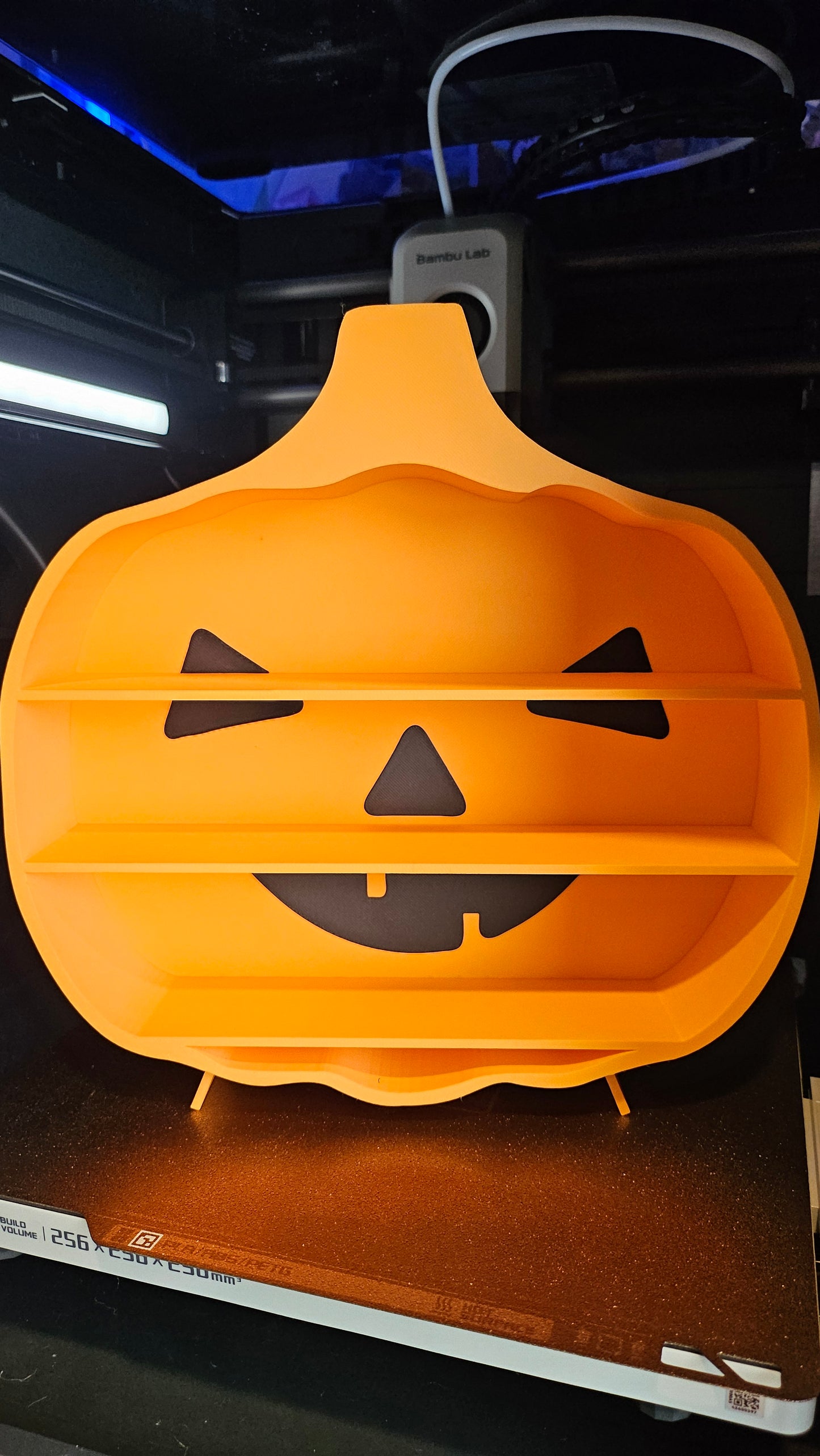 Halloween Pumpkin Display Shelf – 24 cm 🎃✨