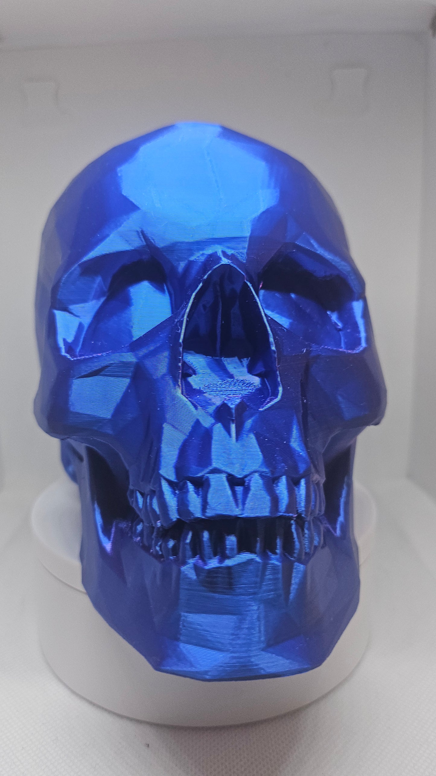 Low Poly Skull - Blue/Magenta Color Shift - 18 cm