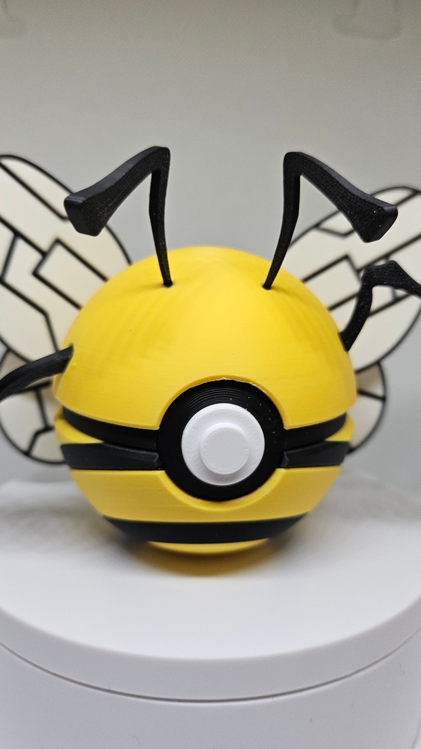 #0015 Beedrill Ball – 3D Printed Pokéball (7 cm)