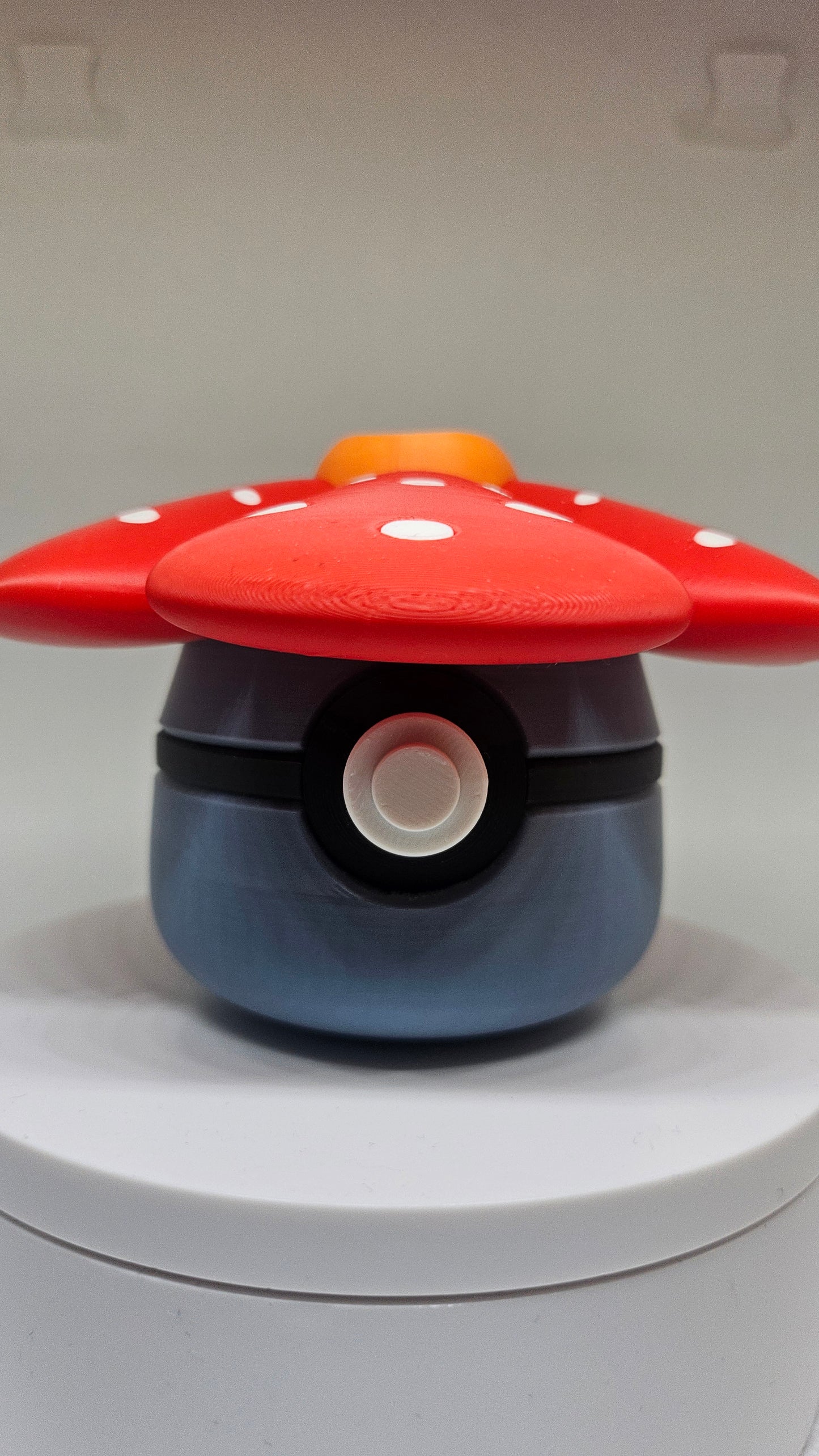 #0045 Vileplume Ball - 3D Printed Pokéball (7 cm)