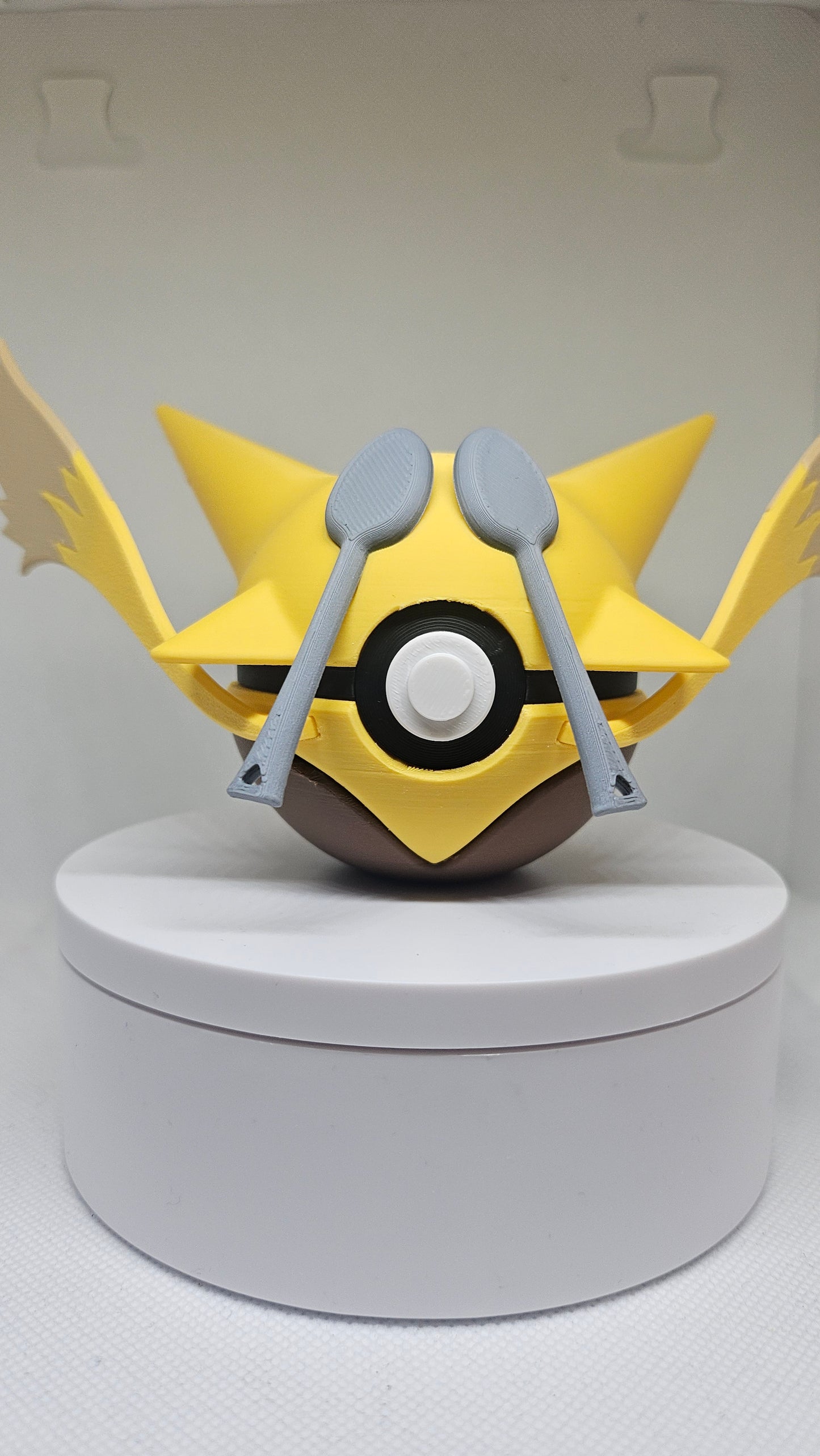 #0065 Alakazam Ball - 3D Printed Pokéball (7 cm)