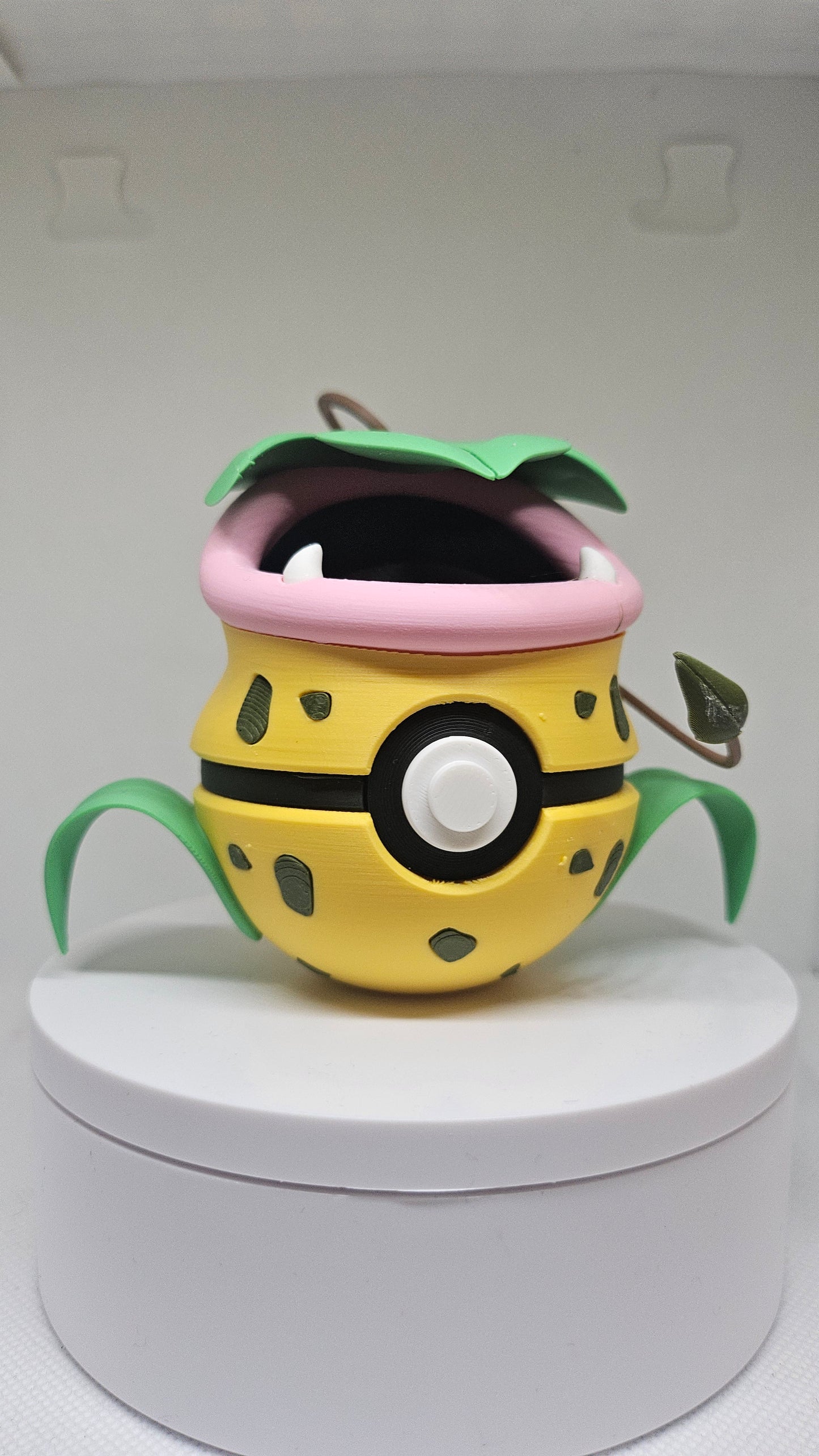 #0071 Victreebel Ball - 3D Printed Pokéball (7 cm)